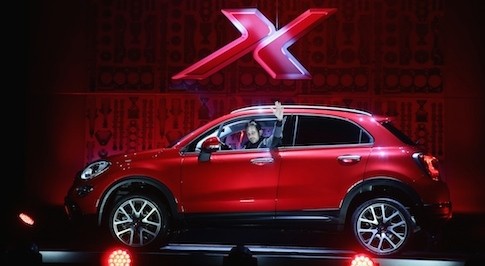 Fiat 500X magically appears in London