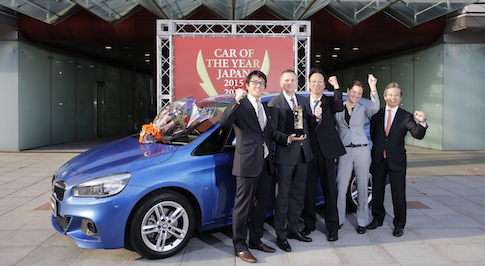 Mazda's lightweight roadster honoured in Japan 